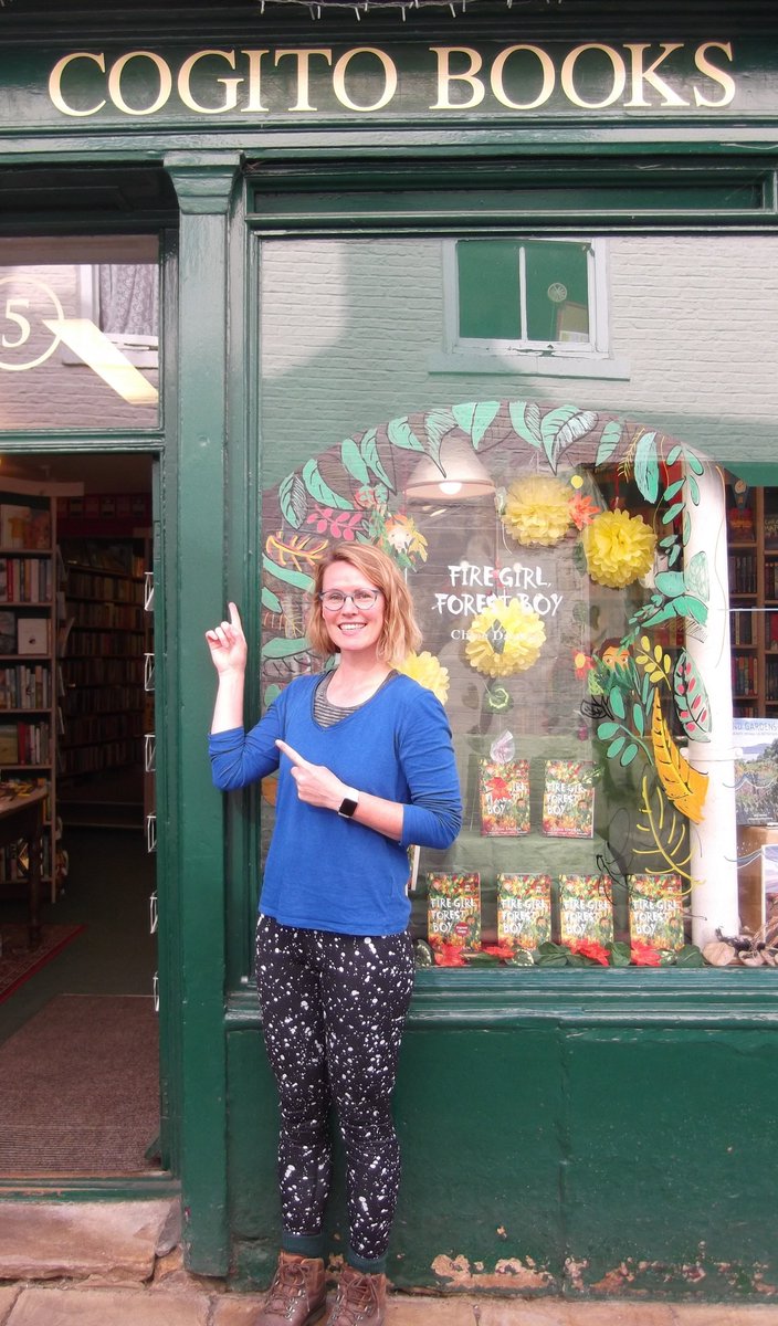 CogitoBooks's tweet photo. So lovely to have a visit from @SigneSJohansen in the bookshop this afternoon and she's very kindly signed copies of #Solo and #HowtoHygge which are on our shelves now; felt compelled to say how delicious the Sticky Ginger cake from the latter book was 😋😍 https://t.co/aeInW77uRc