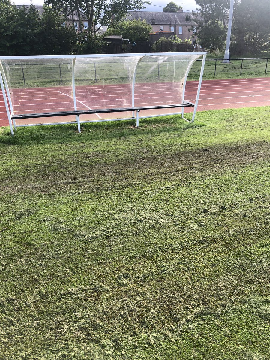 HutchisonVale's tweet photo. We’ve cut, watered, fed and lined the pitch the whole summer and 1 cut from you lot and this is the state you leave it in!!
How is this acceptable?
@Ed_Leisure https://t.co/CWyZk2B1B5