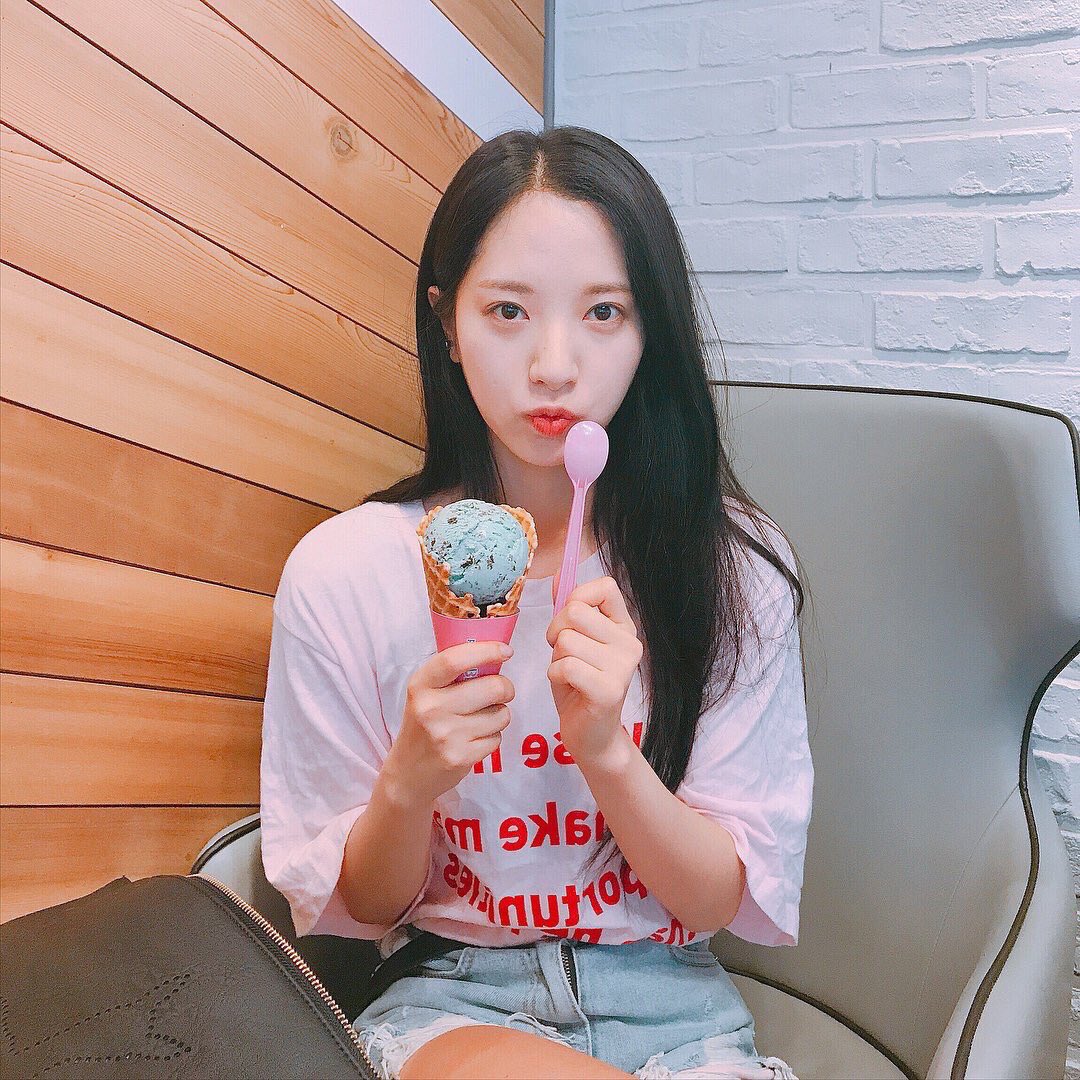 KIMBONA95's tweet photo. Udah lama ga buka rp yaampun apa kabar rp world😄😄 https://t.co/PvFL3gOMCI