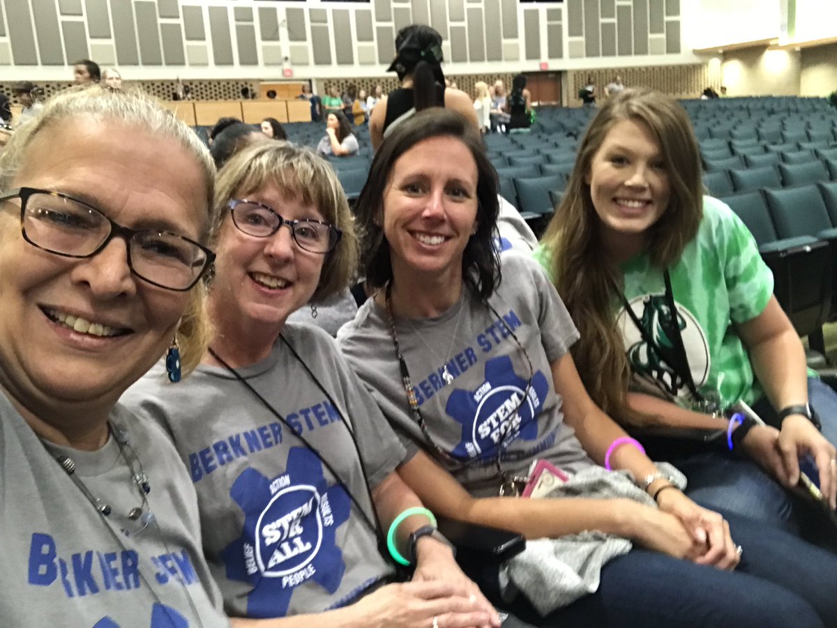 MrsVillalobos94's tweet photo. at Berkner pep rally!!!!!
#STEMforall @ohemustangs #risdsaysomething @orona75 https://t.co/Sn4HYiewx1