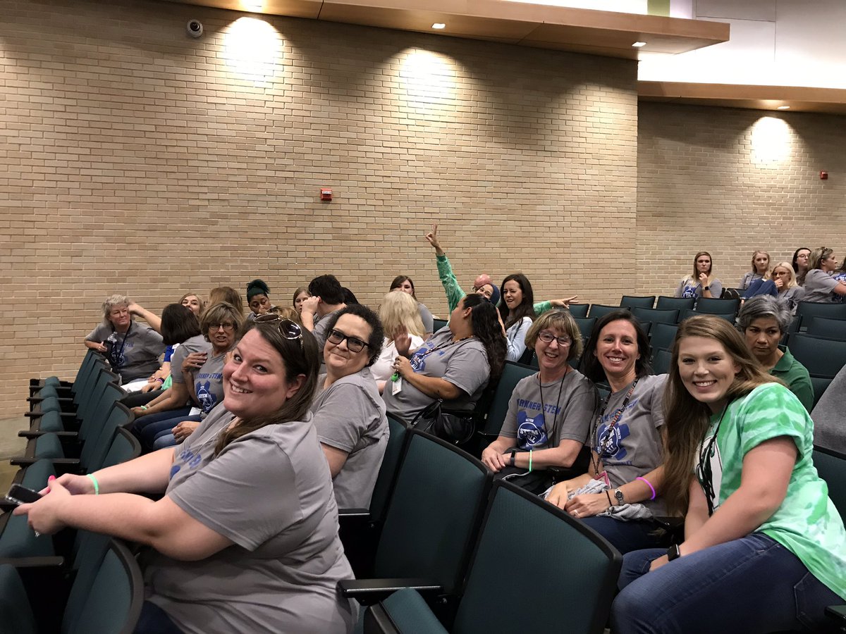MrsVillalobos94's tweet photo. at Berkner pep rally!!!!!
#STEMforall @ohemustangs #risdsaysomething @orona75 https://t.co/Sn4HYiewx1