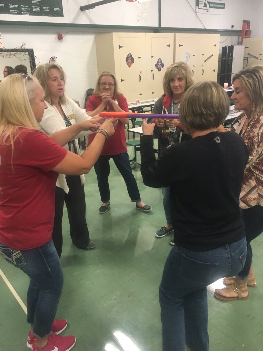 marleneaking's tweet photo. Back to School Team Building #supportothers #kingstonk14pride 
@KingstonK14 https://t.co/d0i6wzvYEL