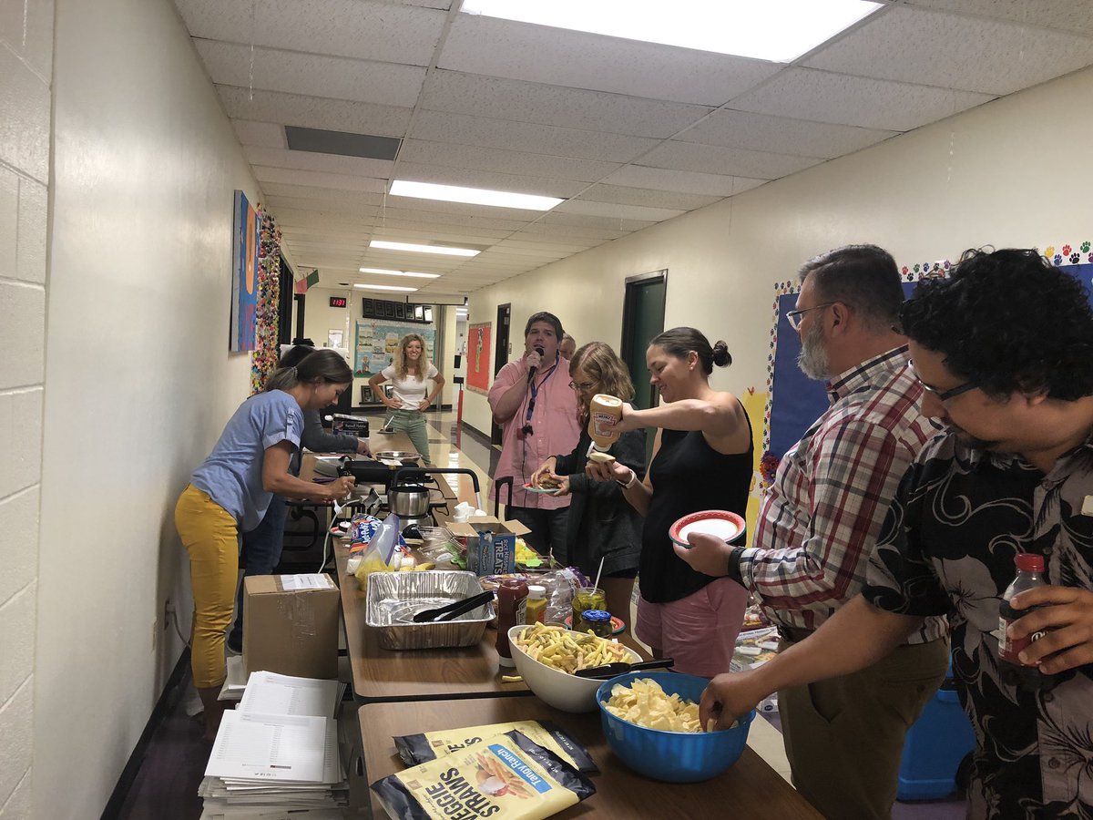 ibmarvel's tweet photo. Pop up party! #LMEpride #socialchallenge #itsnotagrillitsapan https://t.co/cBg2K5WDvy