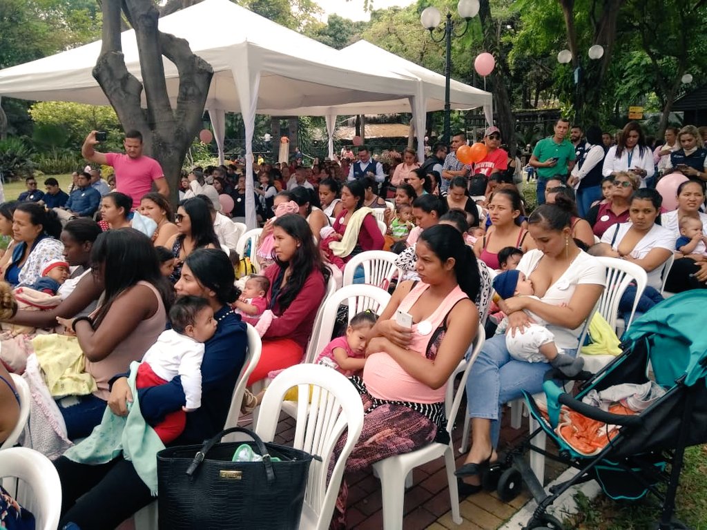 Salud_Guayas's tweet photo. Con la presencia de la Ministra de Salud @catalinaandramu se procede a dar inicio al evento por Cierre de la Semana Mundial de Lactancia Materna desarrollado en el @PHEcuador #LactanciaMaternaSí #MSPdeTodosyParaTodos https://t.co/PhmAE435Rs