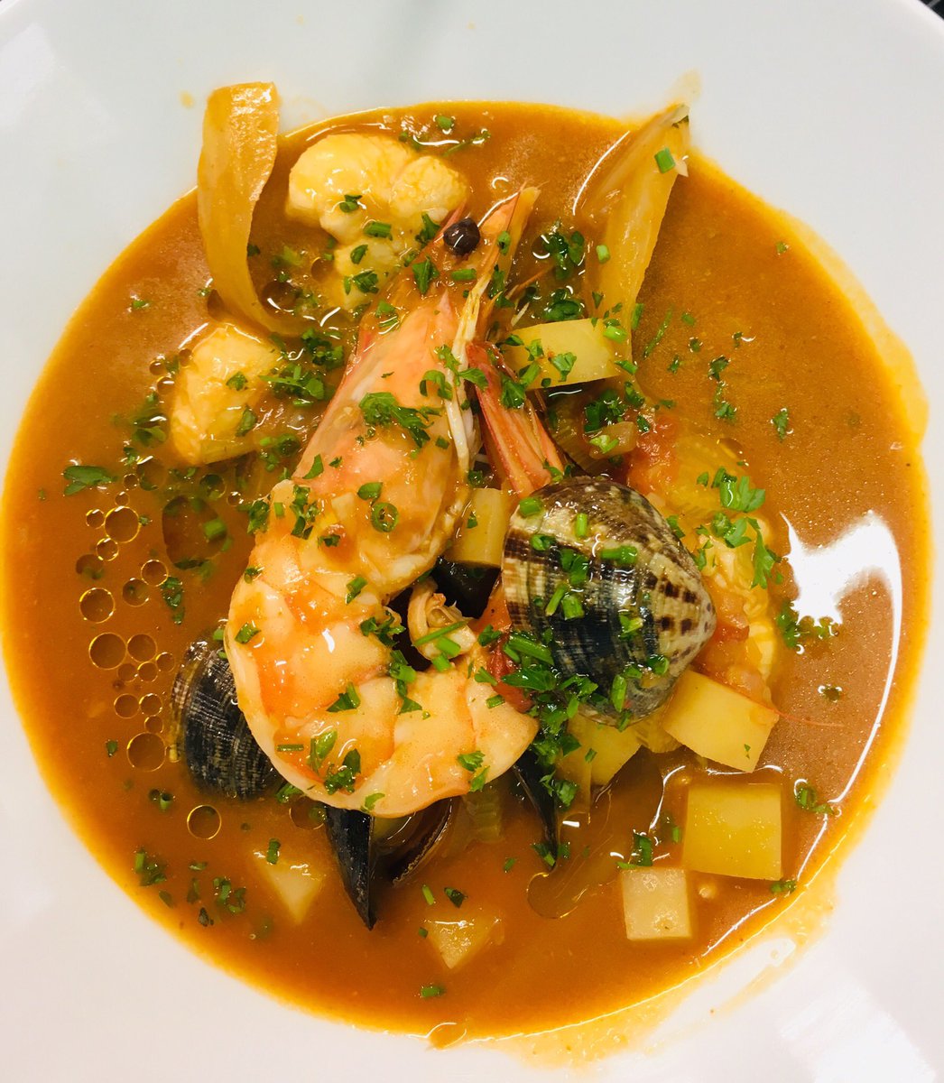 ThePureStockCo's tweet image. Et voila! Shellfish Broth made with our pure shellfish stock and fish and seafood from @GreendaleFarm Great afternoon of sampling 😋👨‍🍳 #shellfish #local #farmshop #devon #devonfood