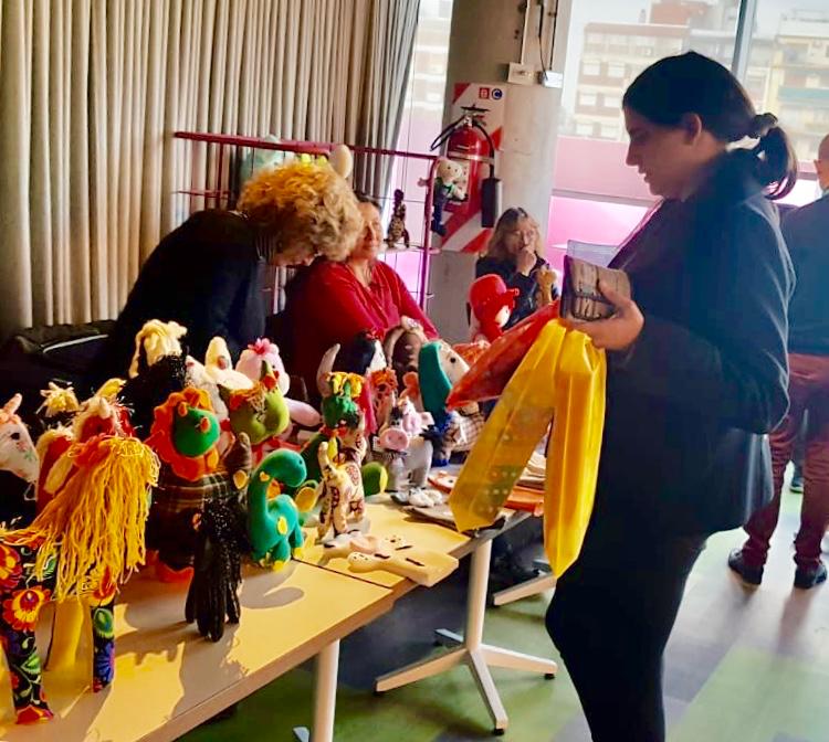 FatiOc's tweet photo. Semanas de Ferias en Empresas! @ML_Argentina @Banco_Comafi @Accenture_AR se sumaron a promover las compras inclusivas entre sus empleados con Feria de Juguetes por el dia del Niño #100nuestro #consumoresponsable @MatiasKelly @juanmoray @CeciCecihermida https://t.co/Mzf2XR9sH9