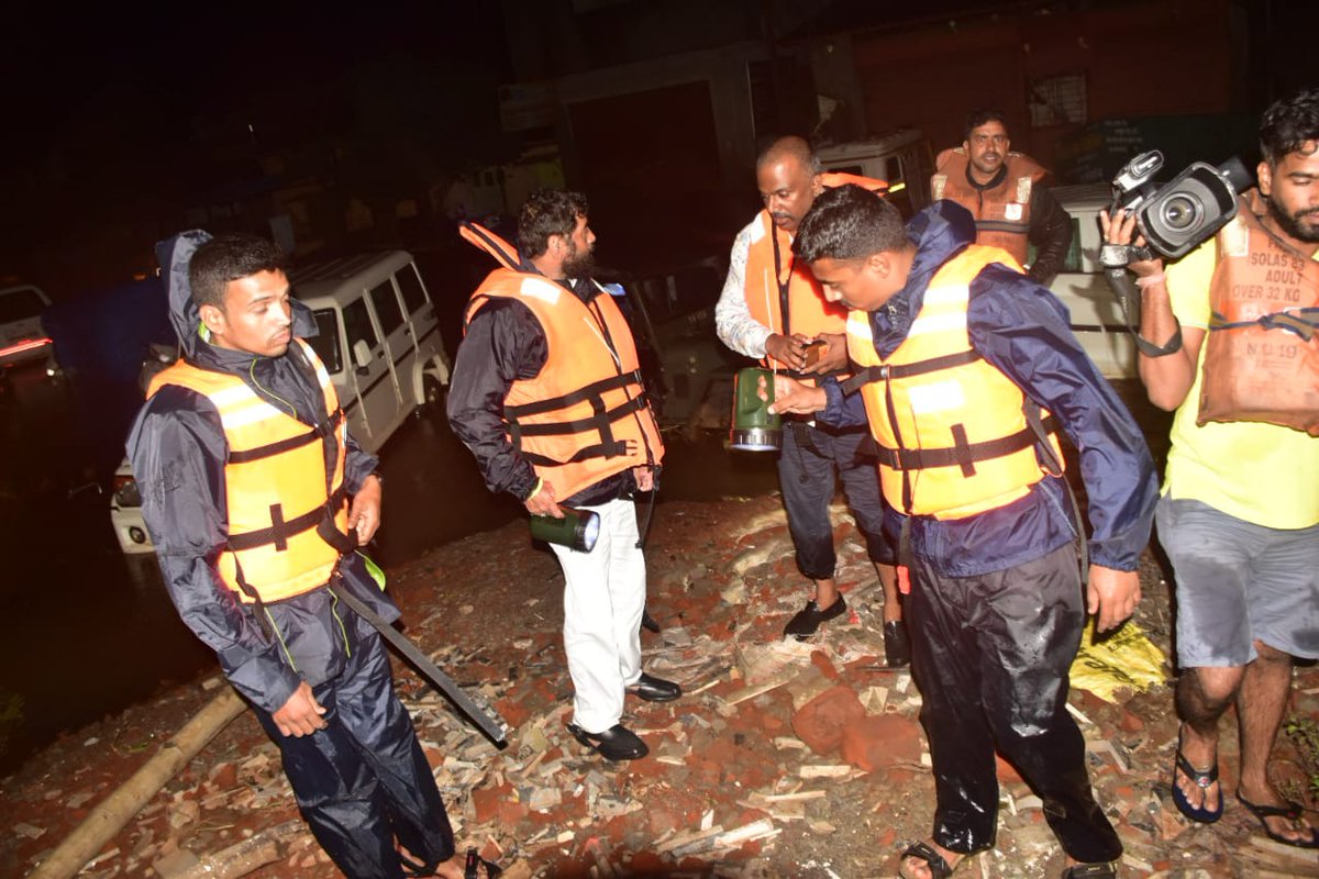 gursheen_sahni's tweet photo. #ऑपरेशन_कोल्हापूर #OperationKolhapur
"#कोल्हापूर जिल्ह्यातील 
#OperationKolhapur #HeavyRain #Flood #FloodRelief #maharashtrafloods https://t.co/HrD3ressNP