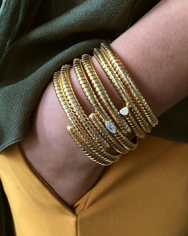 InDetailLondon's tweet photo. Summer style feat. bangles by @marinabjewelry https://t.co/sY6EgCpHhY https://t.co/TBiqIb0rAE