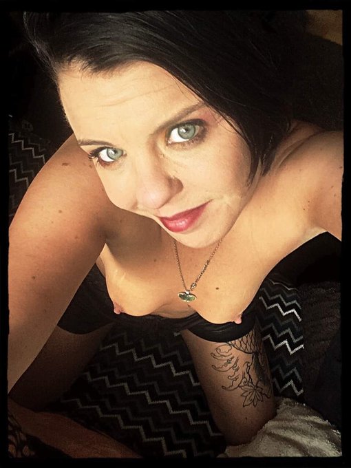 play with me on streamate tonight 😀#follow @Jeroeny69  @xAndyx4u  @robertgiguere59  @OddDoctor  @Promo4Cam <a href="/tag/follow"class="tags">#follow</a><a class="tags" href="/tag/jeroeny69">@jeroeny69</a>