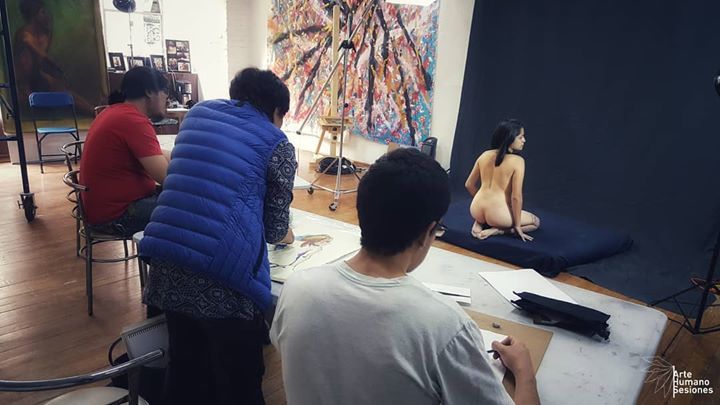 AHSesiones's tweet photo. Comenzando el día dibujando ;)
¡En sesión!
#juevesdedibujo en #EspacioMonCa
Dibujamos a Julieta esta mañana
#buenostrazos #dibujandoando
#art #arte #dibujo #desnudo #illustration #drawing #draw #picture #artist #sketch #sketchbook #paper #figuredrawingMexico #figuredrawi… https://t.co/abPJD6UovB