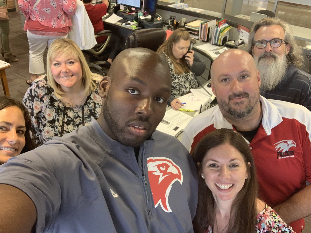 VHEngineers's tweet photo. @VanHorn_Falcons
#FlyToTheSky
#ISDStrong
#VHFalcons https://t.co/3KmWO10SNn