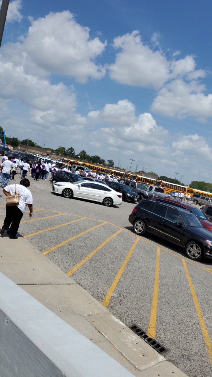 KendlGraham's tweet photo. Aldine OUT!! ✌🏾#WEAREALDINE https://t.co/VmVbvW3oXS