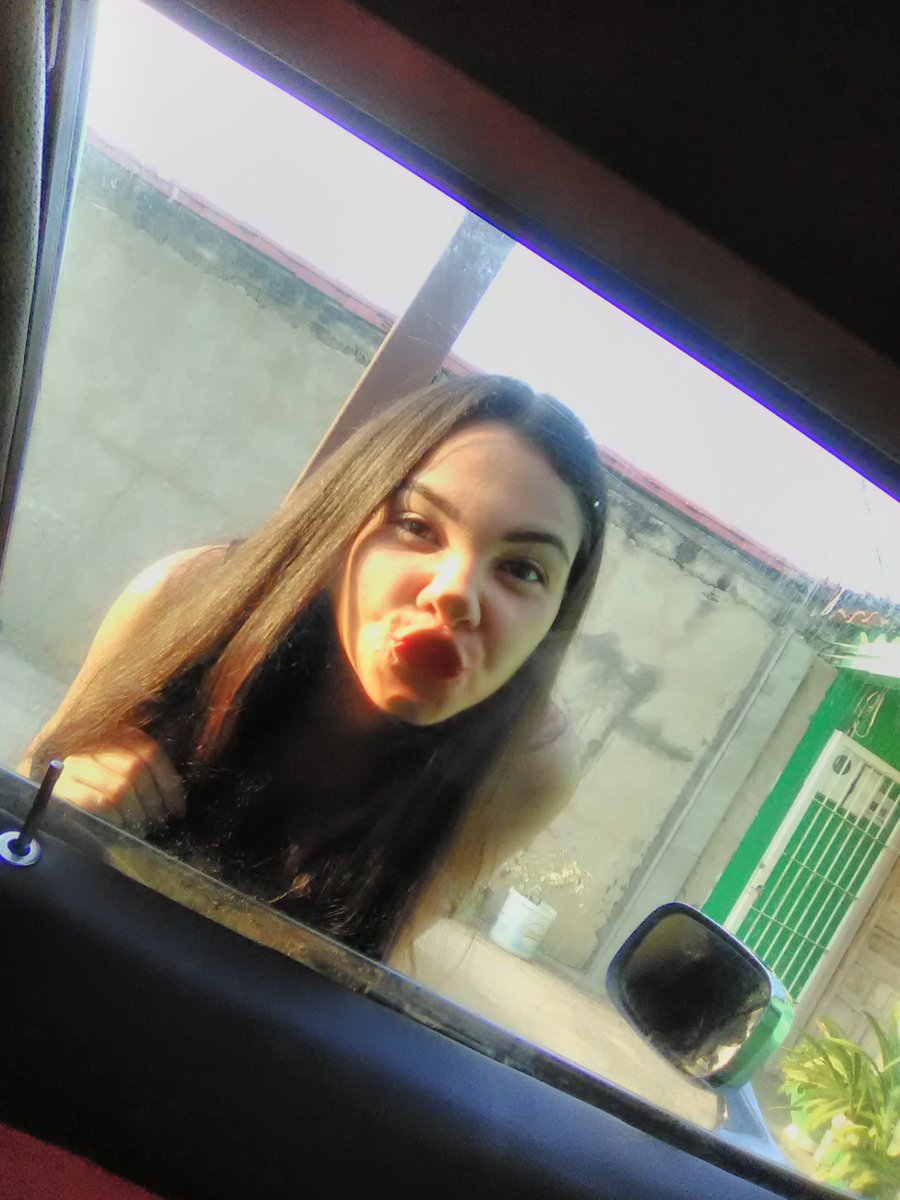 w8rockefeller's tweet photo. face on car window https://t.co/M9E8Ogn6RJ