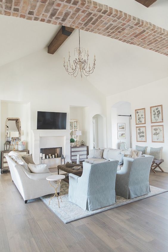360Painting's tweet photo. Get a luxury home and pay less when you call 360° Painting! Take advantage of our exclusive special pricing on premier Emerald Paint by @SherwinWilliams through August 31st. Call today for your free consultation 1-866-99-PAINT. https://t.co/MIiU5kg2al
