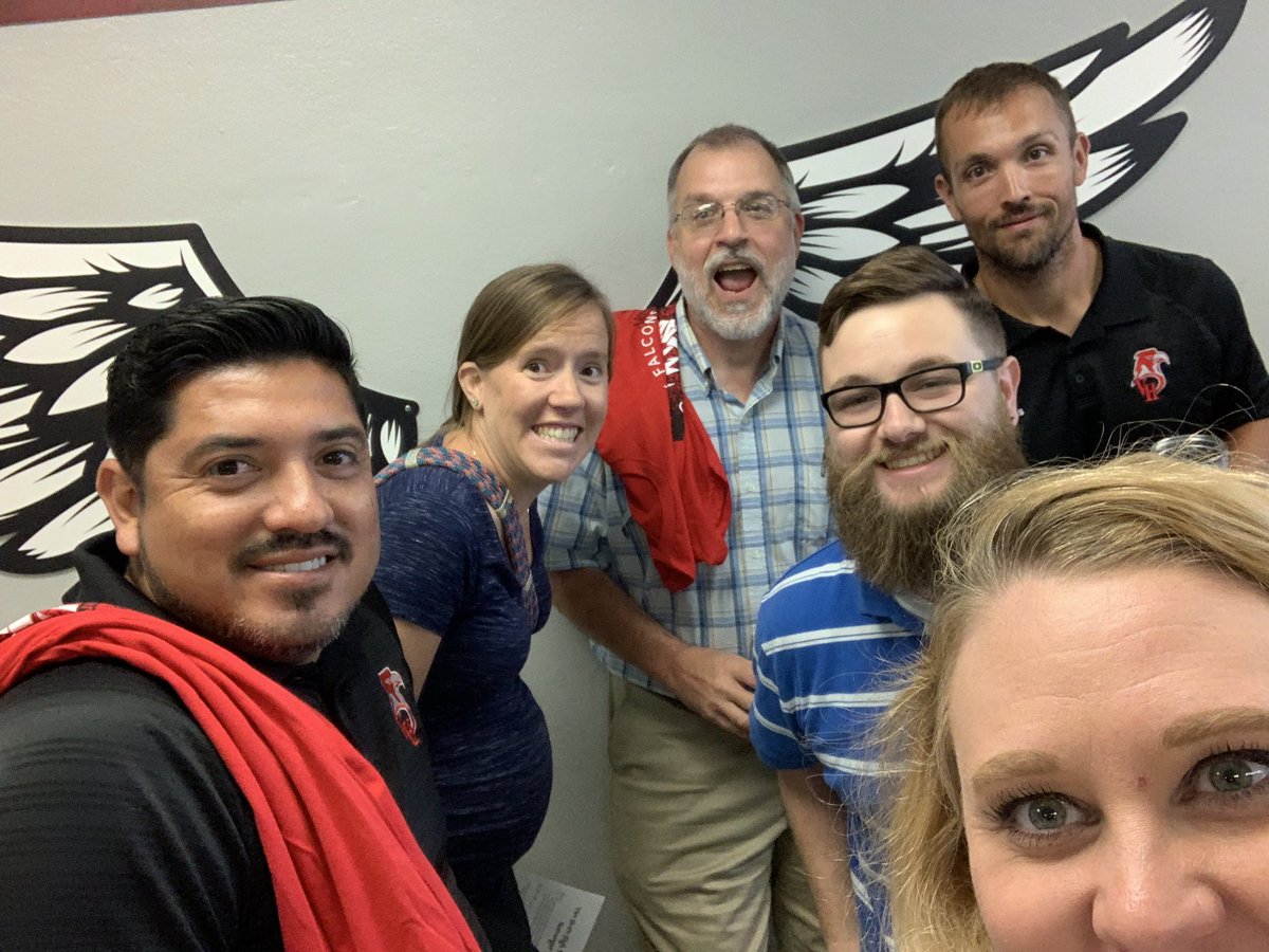 KHMessick's tweet image. Smokestack,crest,nobody else,wings @Vanhorn_falcons #vhfalcons