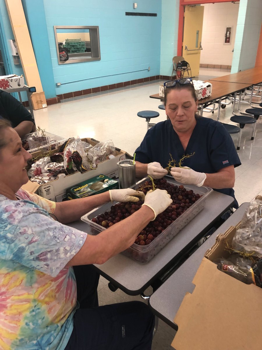 AkinMatt's tweet photo. Preparing fresh fruit for First Day lunch! #makewaves #firstdayever @GulfShoresMS @GulfShoresBOE https://t.co/NIrNIV0TnY