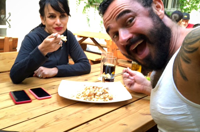 👆🏼and.....🍽...K&auml;sesp&auml;tzle-cheat day 🤗😂😂 https://t.co/6YDKnyxvB5