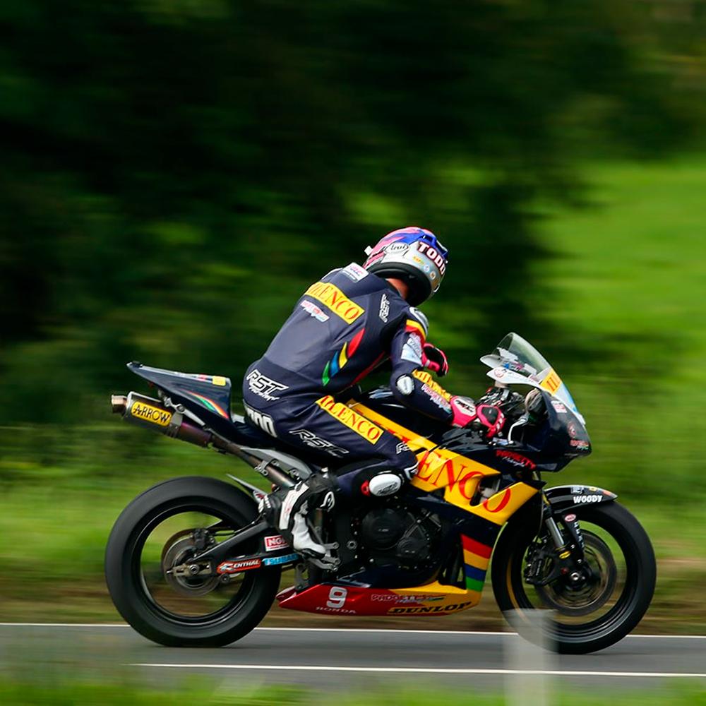 rstmoto's tweet photo. Taking a look to see who's on his tail. @DaveyTodd742 with a solid first day's racing at the @UlsterGrandPrix Supersport race.
πΈ Impact Images
#WeAreRST #UlsterGP #UGP #RoadRacing #Supersport #DaveyTodd #RSTV4 #V4 https://t.co/O2uahxJ5tW