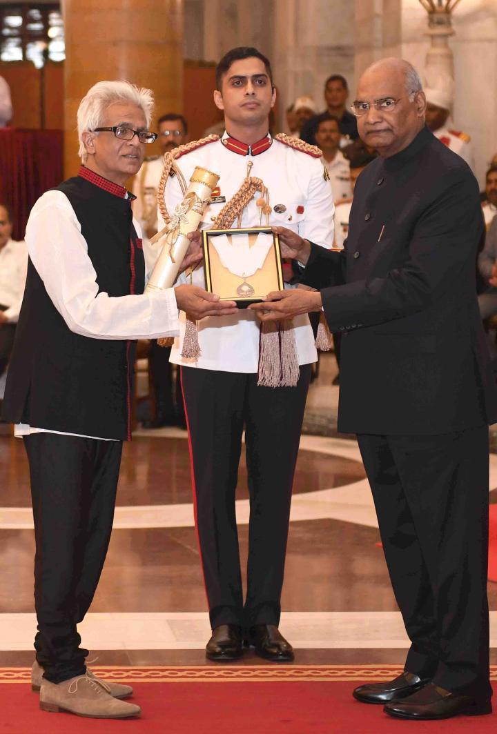 HimaDas8's tweet photo. Conferring of Bharat Ratna to Bhupen mama today by honourable President of India is a matter of great pride for all of us! #BharatRatna #BhupenHazarika https://t.co/yqenRdnwIj