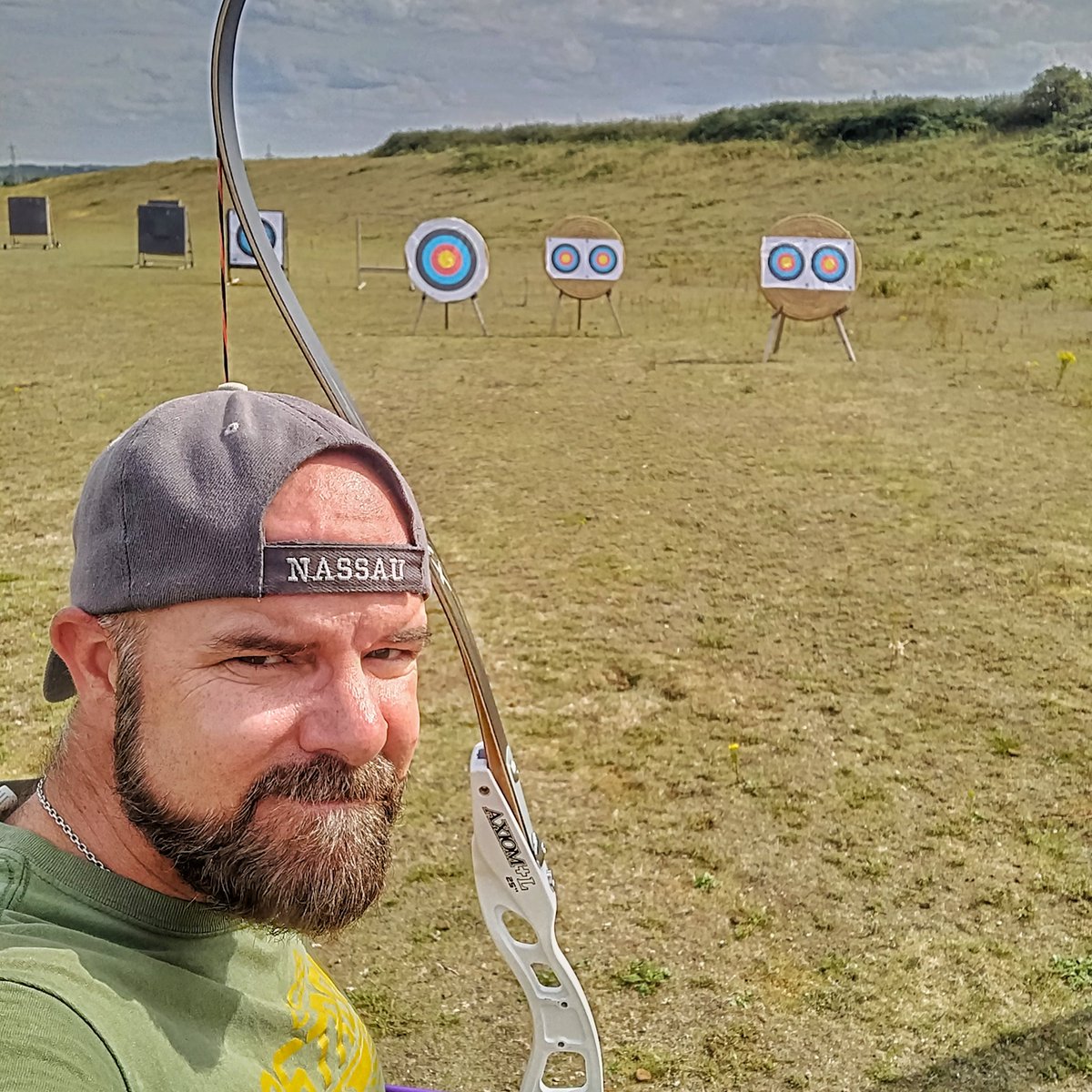 chriscwharris's tweet photo. Practicing for the Zombie Apocalypse... or simply post Brexit! #archery #beardedarcher #archerypractice @archerygb @norfolkarchery @GreyGooseArcher #SalesforceOhana #trailblazercommunity https://t.co/sYCDcdHDEk