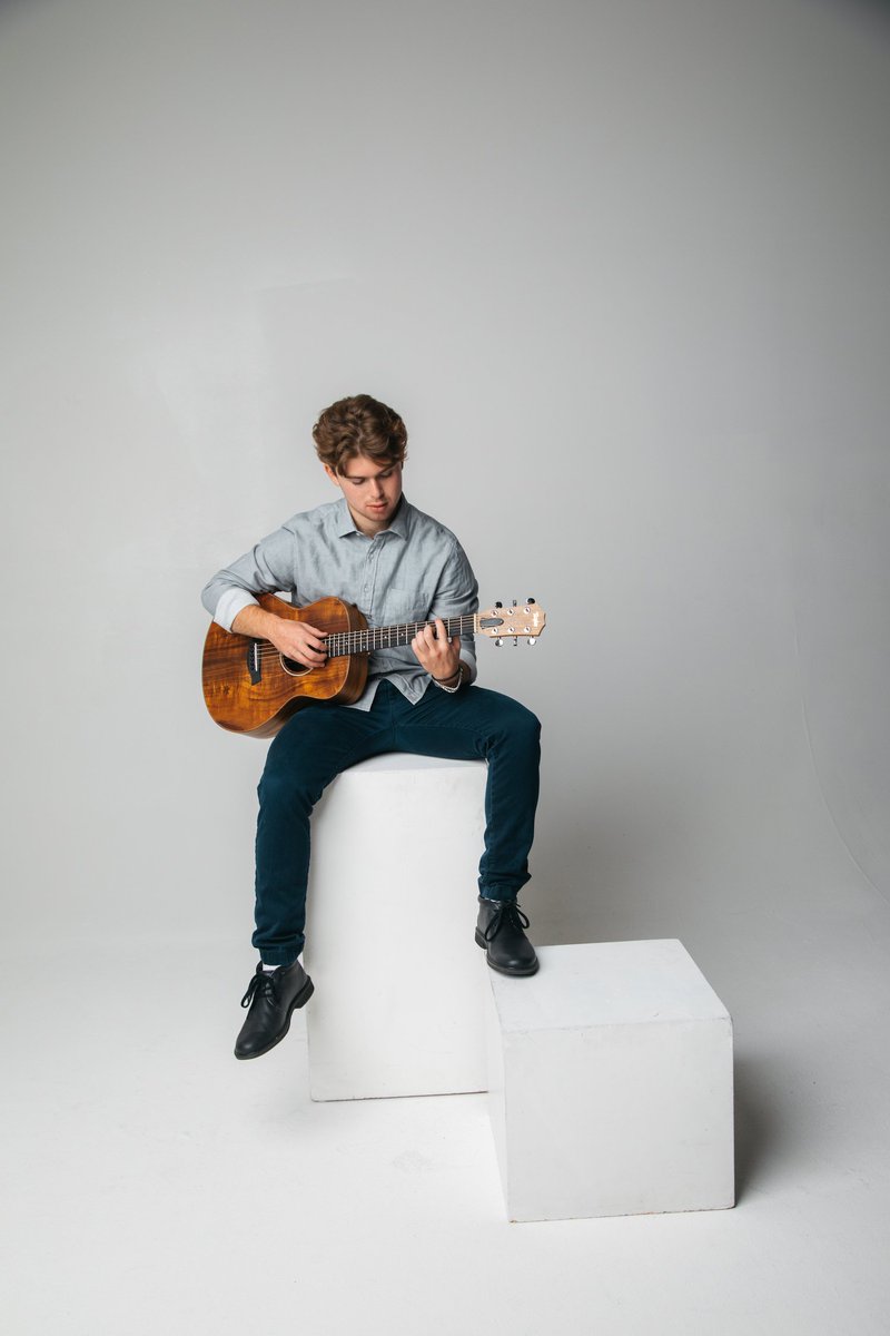 Senditrecords's tweet photo. Today's featured artist is Kai Zimmer. Kai has been working with us since February on his debut EP "Eyes". Eyes was produced, mixed mastered and recorded here at Send it. To listen to his music go visit our website, the links in our Bio! https://t.co/CNXtXdrXk9