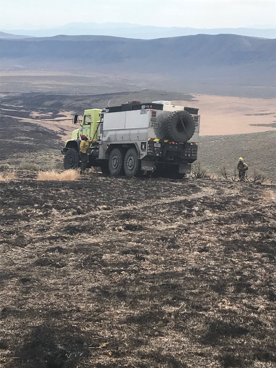 NevadaFireInfo's tweet photo. Update:
The #WhirlwindFire near Beowawe in Lander County, has dropped to 603 acres due to better mapping. Crews continue mop up efforts.
#Wildfire #NV #LanderCounty #LightningStart https://t.co/YrN1YEsu1H