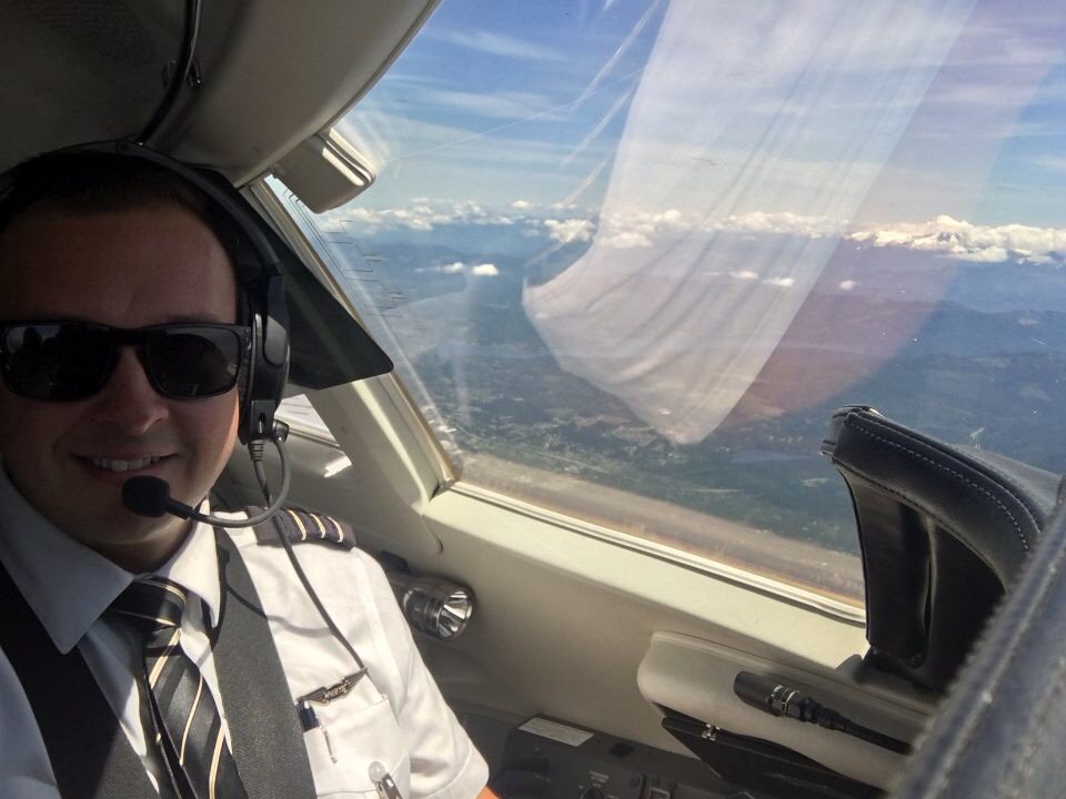NVJETS's tweet photo. #PilotSelfie with #CaptMatt from inside #N21NV ! Book today and see what sets us apart from the rest!
#FlyNVJETS #NVJETS #PrivateJetsInLasVegas #BestOfLasVegas #BestAirline #GoldWinner #TripleSafetyRated https://t.co/CtuDSi1mA0