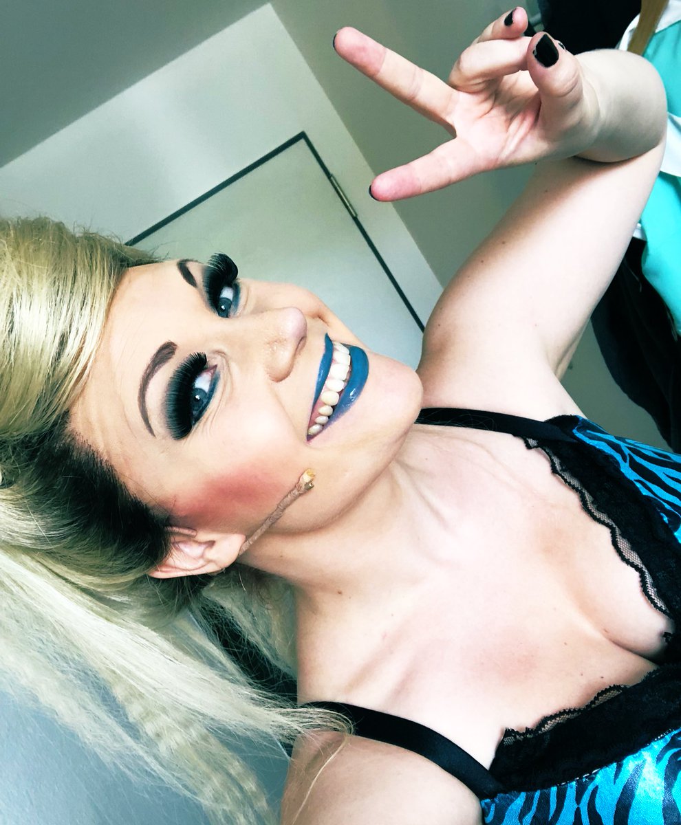 LindaMHolmgren's tweet photo. Premiere as #Zahara tonight in #BatOutOfHell 💙🦇 #JimSteinman #Batdasmusical #Meatloaf #Rocknrollandbrew @StageEntertain @AccessLtd https://t.co/r7kkBqmp5U