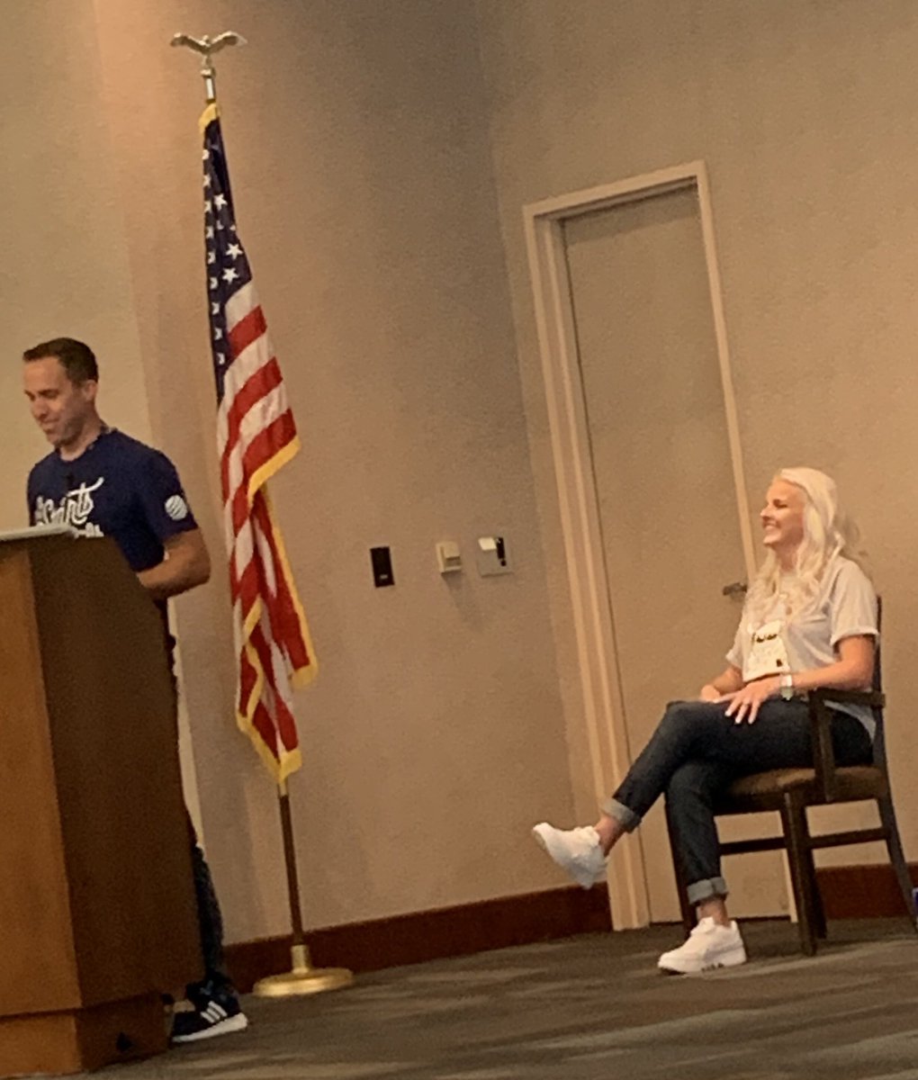 SalesAtt's tweet photo. We had an amazing center meeting, with all 3 floors-led by our wonderful CSMβs. @DSPROUD @KFraiz2 @TYershin2020 @Jsnside22 @SalesAtt #ATTPROUD #ATTBestAndFastestNetwork #Guinn4TheWin #ATTSales https://t.co/msDXi4yowg