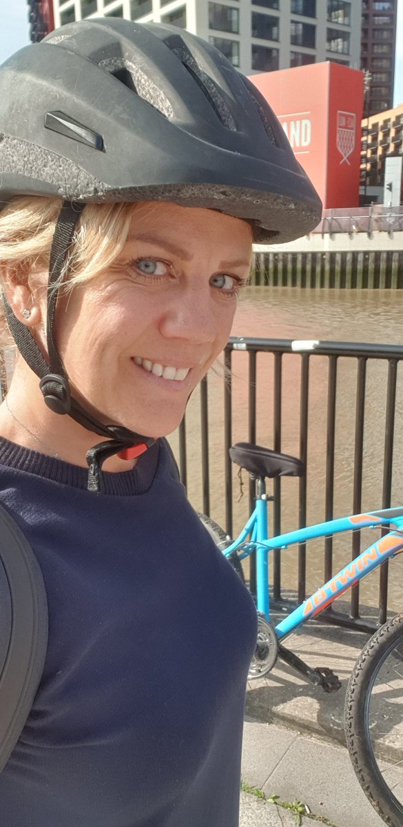 5ESolutions's tweet image. Today is #CycletoWorkDay so @TheFitzie decided to ride to her client&apos;s office in Canary Wharf from Bexleyheath and made it alive! Now for the journey home 🚲  #cycling #Wellbeing #sustainabletravel #Team5ES