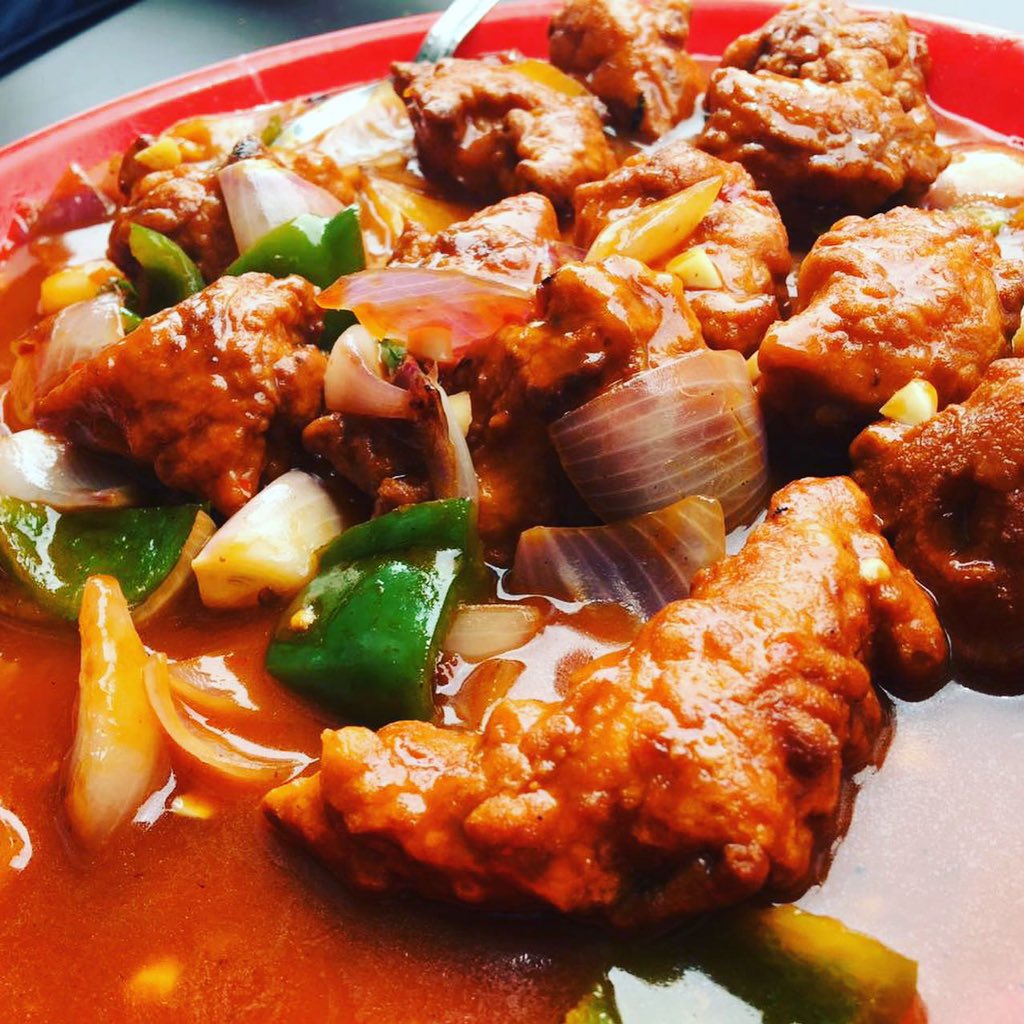 BuckLolCafe's tweet photo. How about some chicken fried rice with chicken Manchurian for dinner? Because Good food= Good Mood. #bucklolcafe #foodporn #foodgasm #foodphotography #foodstagram #foodislove #foodlovers #chinesefood #chicken #friedrice #manchurian https://t.co/Y3HMLJSG4Q
