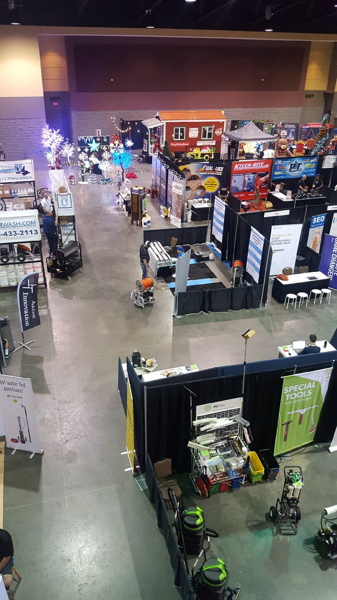LibertyExpo's tweet photo. ‼️ The @hugeconvention is OPEN ‼️ The show floor is officially open for the #HugeConvention at the @bransoncc! After months of work, it’s looking great! Share your pictures of the show floor with us today!
#powerwashing #explorebranson #pressurewashing #eventprofs #tradeshows https://t.co/v57WRpgpT1