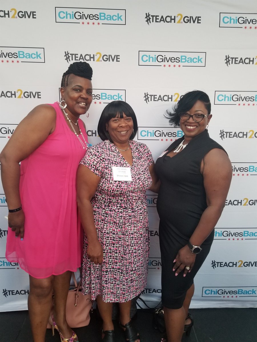 Network13T's tweet photo. We love seeing our schools, like Mt. Vernon (Principal Davis) giving back. #ChiGivesBack #Teach2Give #Network13Schools https://t.co/rANSTR3BwU