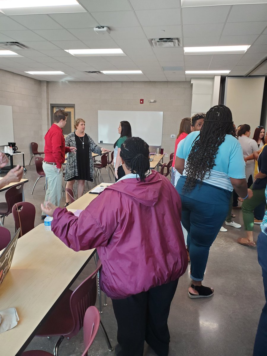 SouthdownEagles's tweet photo. Welcome Home! Our teachers are extremely excited about being back together again! Lots of smiling faces this morning. #WeAreSDN https://t.co/aJZjJBtFA0