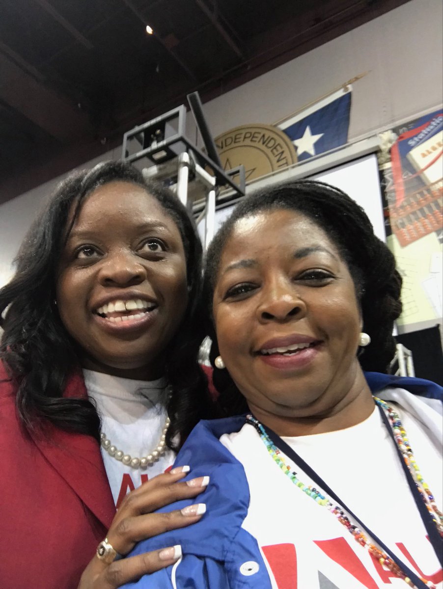 ladyjlbrown's tweet photo. Conley cougars are “all in”!!!!! https://t.co/hgRyHcmTVI