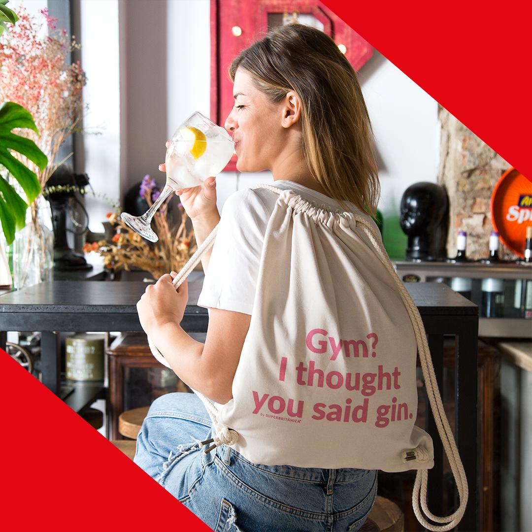 beefeatergin_ES's tweet photo. ¿Eres más de gin que de gym? Hemos creado 5 packs de mochila y botella de #BeefeaterPink con @Superbritánico ¡y uno de ellos puede ser tuyo! 
1️⃣ Síguenos a @Superbritanico y @beefeatergin_es
2️⃣ Haz RT
Rollos legales: https://t.co/HwTDNJ8K5l https://t.co/ZH09Wyx7ir