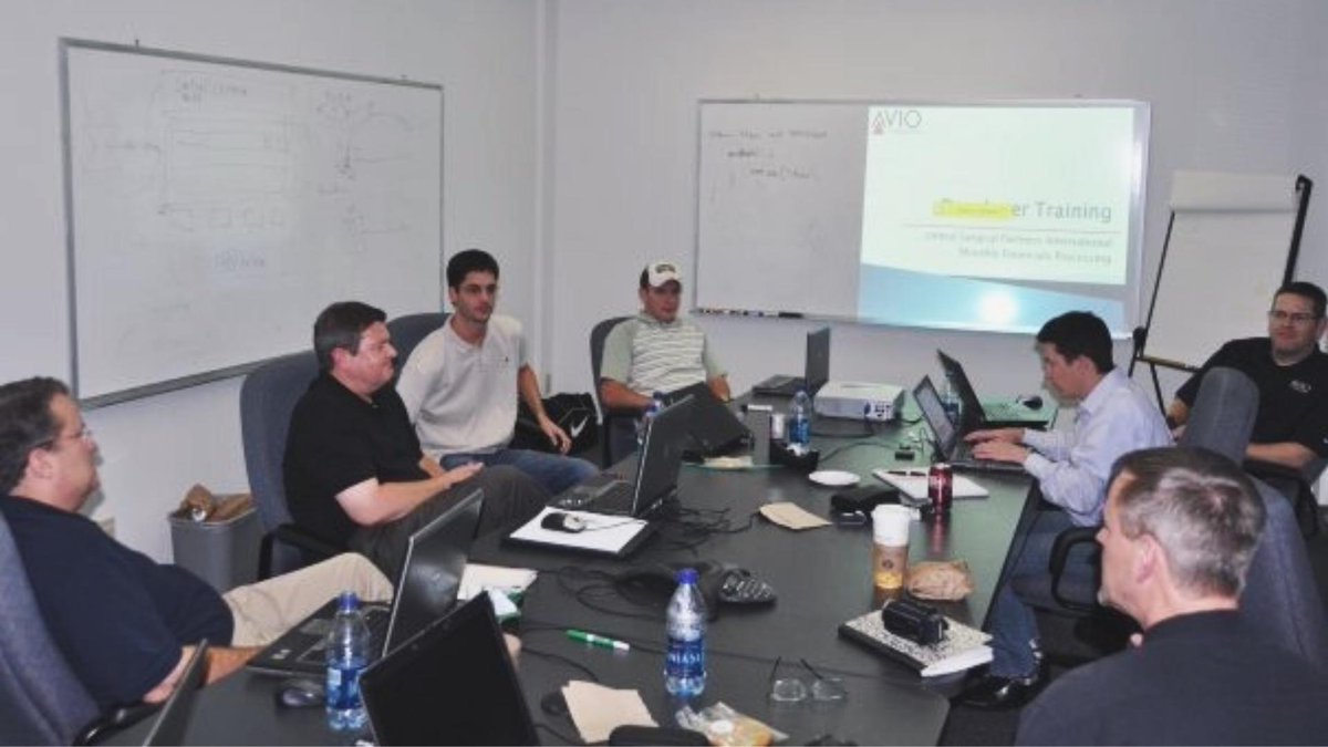 avioconsulting's tweet image. #ThrowBackThursday: We came across this picture that was taken 10 years ago at a team meeting! Can you believe how much AVIO Consulting has grown? 📈 

#WorkingAtAVIO