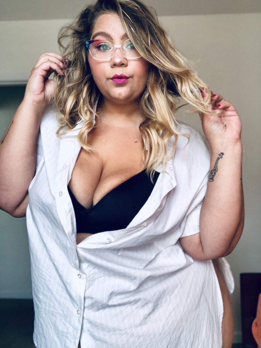 voluptuousleah's tweet image. Looking to take some weight off your shoulders? Then check out @trusstbrands and use LEAH10 for a discount!