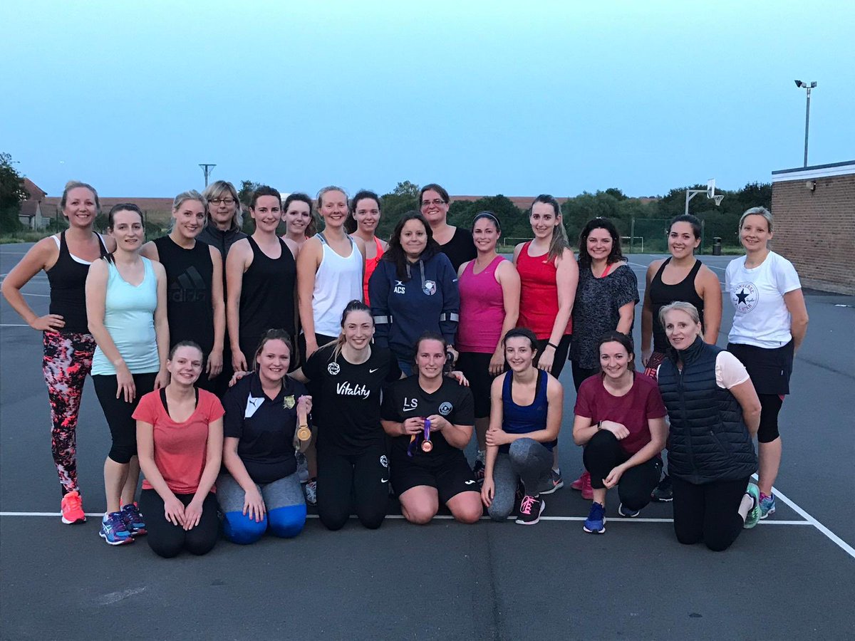 MrsFinnSports's tweet photo. Great night at training on Monday with @jadeyclarke. Looking forward inspiring the girls when the new team starts with new activities for the netball squads. #englandroses #netball https://t.co/3DJkL8s2qg