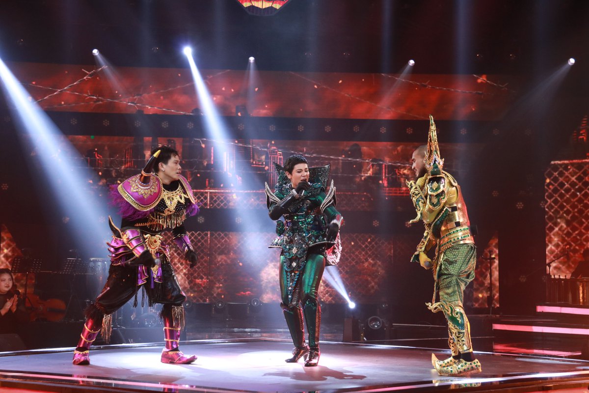 mask_singer's tweet photo. 🔥🔥🔥เดือด เดือด เดือด มันเดือดสะใจพลังเกินร้อยที่สุด #ยักษ์ใหญ่ไล่ยักษ์เล็ก 
#หน้ากากบ่วงนาคบาศ #หน้ากากยักษ์ไมยราพ #หน้ากากชาละวัน 
#TheMaskวรรณคดีไทย #WorkPoint23 https://t.co/tIzg4Mxy7v