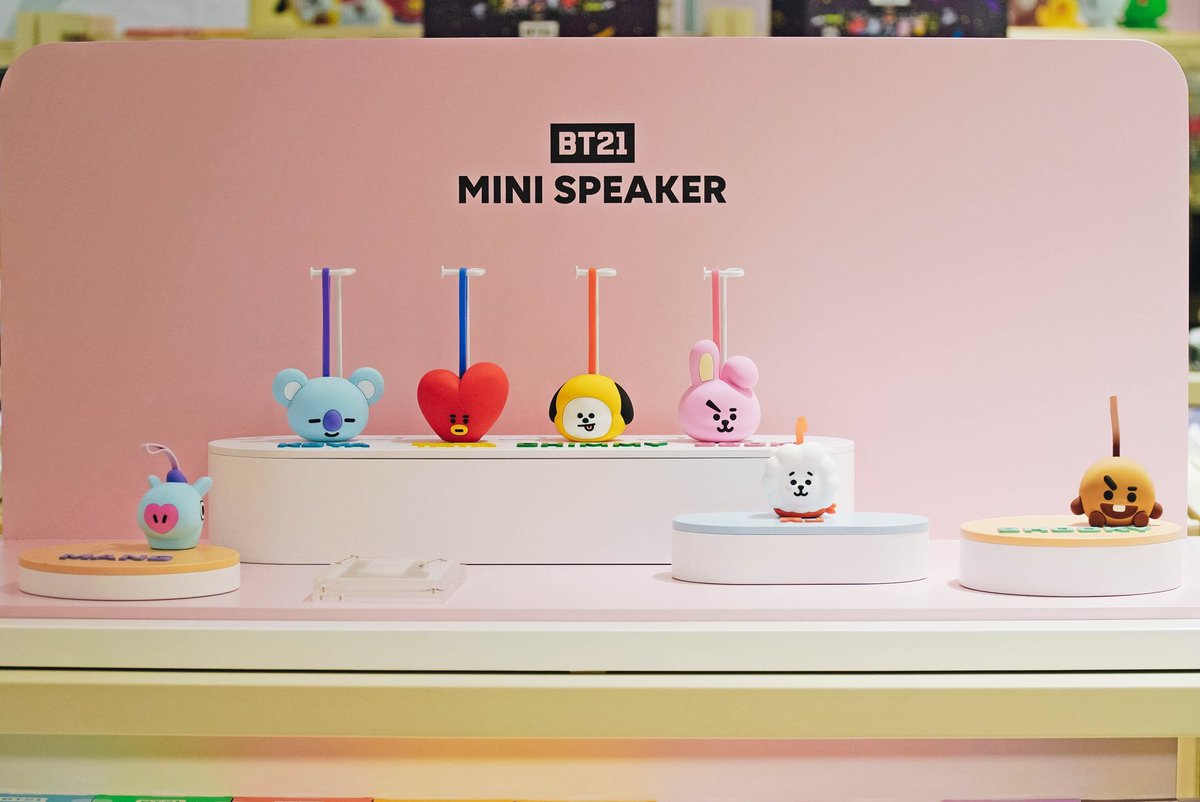 BE_BTSGALAXY's tweet photo. • 080819 | Twt | @BT21_ •

Pose mignonne, check ☑️
Humeur excitée, check ☑️
Cadeau spécial, check ☑️

PLUS D’INFO
👉https://t.co/sjiXFlzJcs
📍 437, Gangnam-daero, Seocho-gu, Seoul

#PitAPat #8Aout #OnSeVoitLaBas
#LINEFRIENDSSTORE #BT21 #J_1 #Gangnam https://t.co/CGn2eyeV49