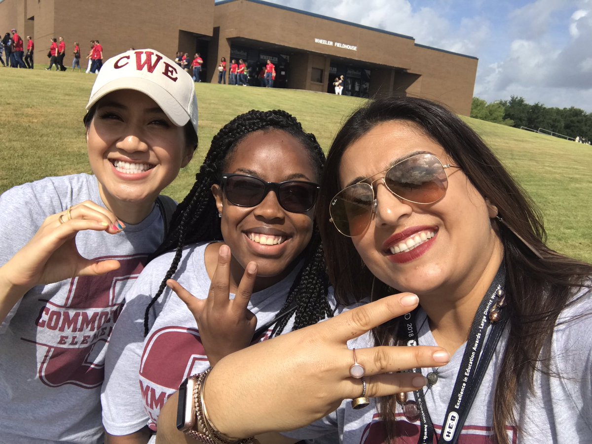 The_Nguyeners's tweet photo. Representing @CWE_Cougars!
#FBISDconvocation19 #FBISDproud https://t.co/ryW1JJgMLy