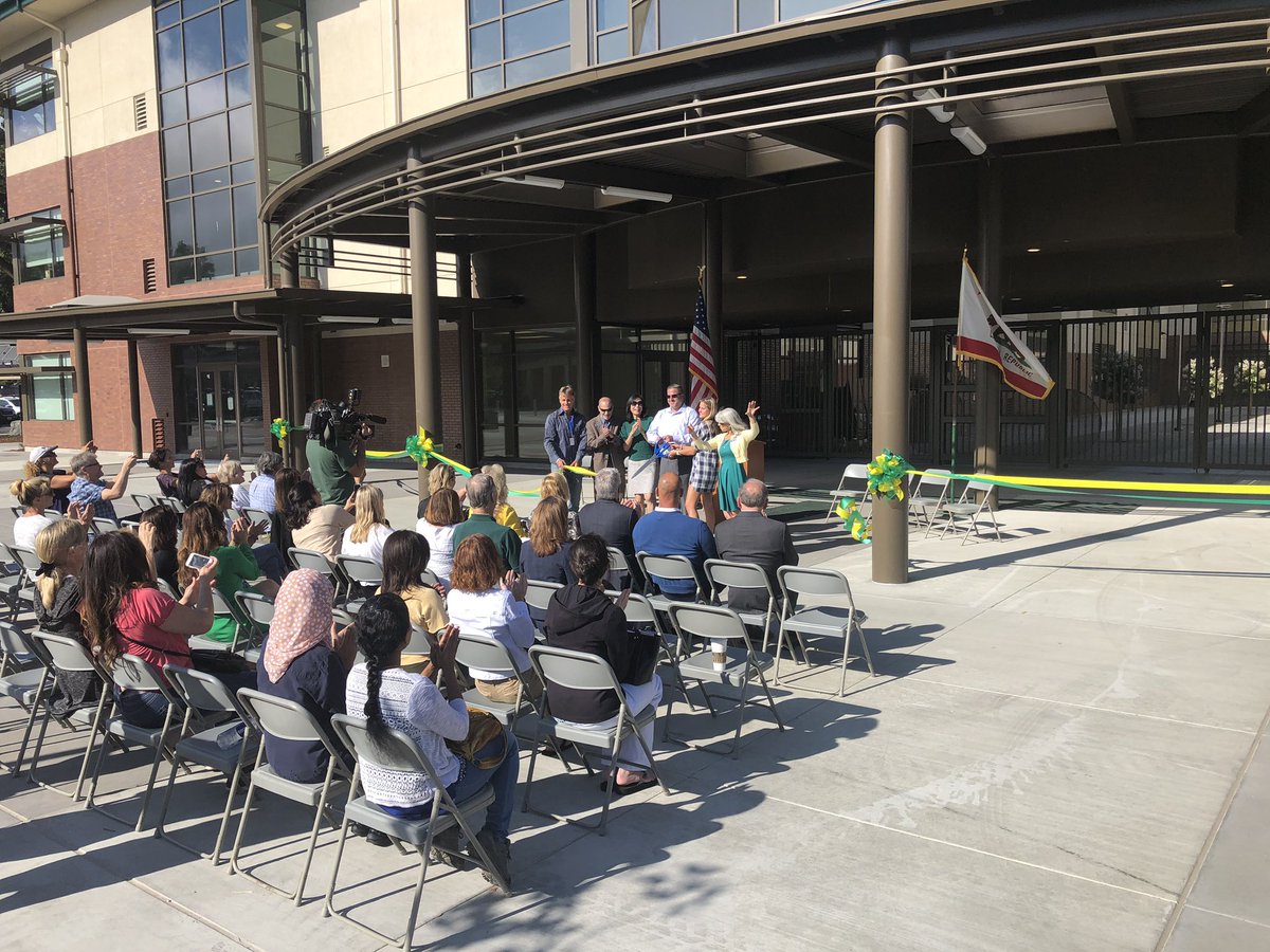 gregmedici's tweet photo. #Congratulations to ALL at the opening of #srvhs ‘s new Building B!
Spectacular student and community support + an amazing facilities team = a building that will benefit generations to come! Here’s to the #classof2020 and — a century from now — to the #classof2120 ! @SRVUSD1 :) https://t.co/hLCOWIykvV