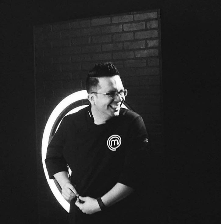 JoseRaCastillo's tweet photo. Esta foto me la tomo mi amigo el @chefherrera , de quien sinceramente he tenido la gran fortuna de conocer más como persona y como profesional. Gracias por la foto! #MasterChefMx https://t.co/SanKK1fyox