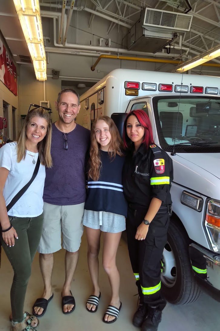 RamaParamedics's tweet photo. 2 weeks ago our crew responded for a VSA 14 year old at a nearby summer camp. Along with @RamaFireRescue the crew arrived quickly and were able to get a pulse back. Patient arrived stable at OSMH with the help of Simcoe ACP and last Sunday the family stopped by to say thank you❤️ https://t.co/bLQSTN9BRj
