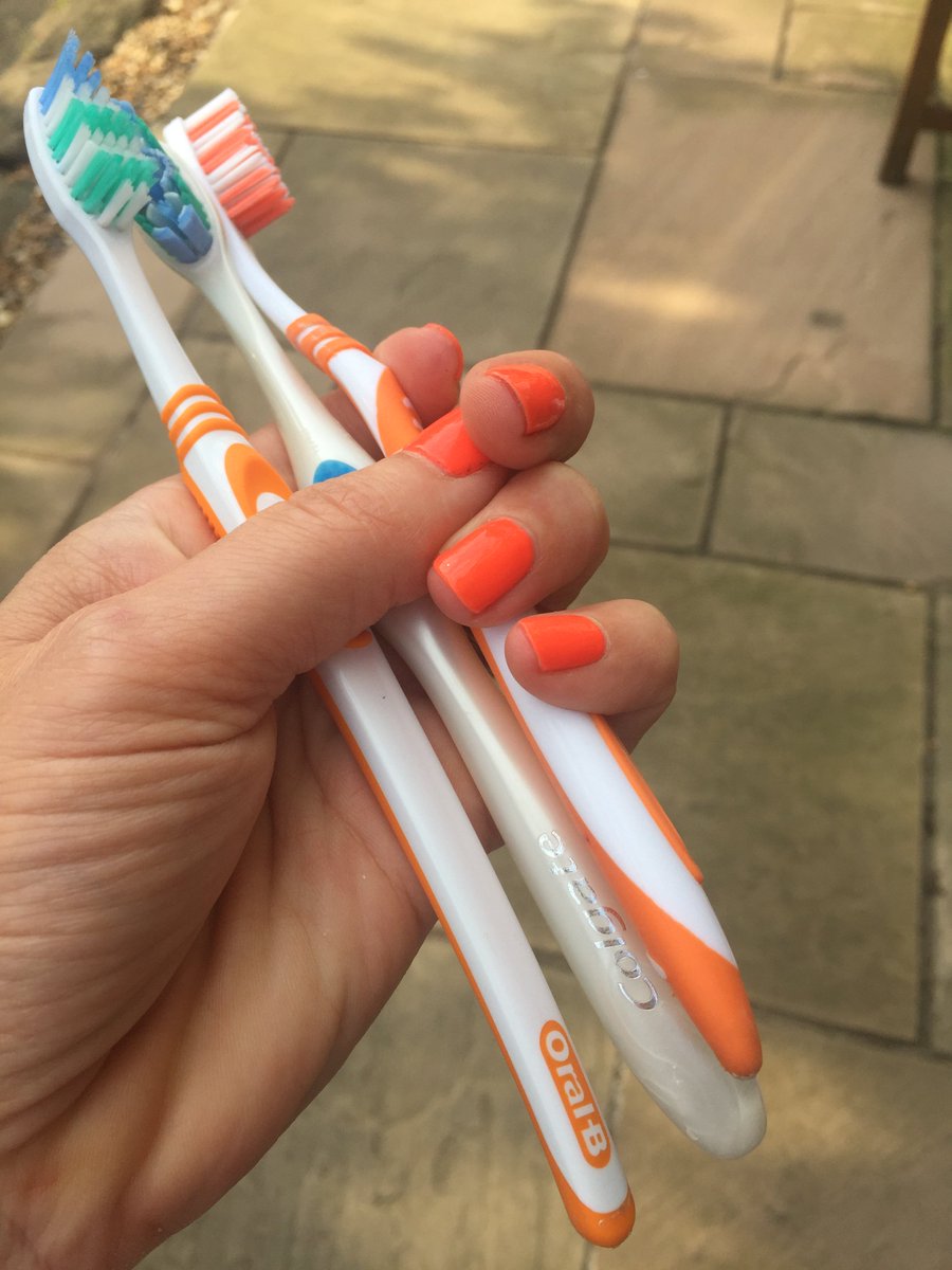 #Thursdaythoughts Our #madeinderbyshire cleaners love a toothbrush in their toolkit but which brush cleans the best <a href="/Colgate/">Colgate Smile</a> VERSUS <a href="/Oral/">oral</a>-B .......