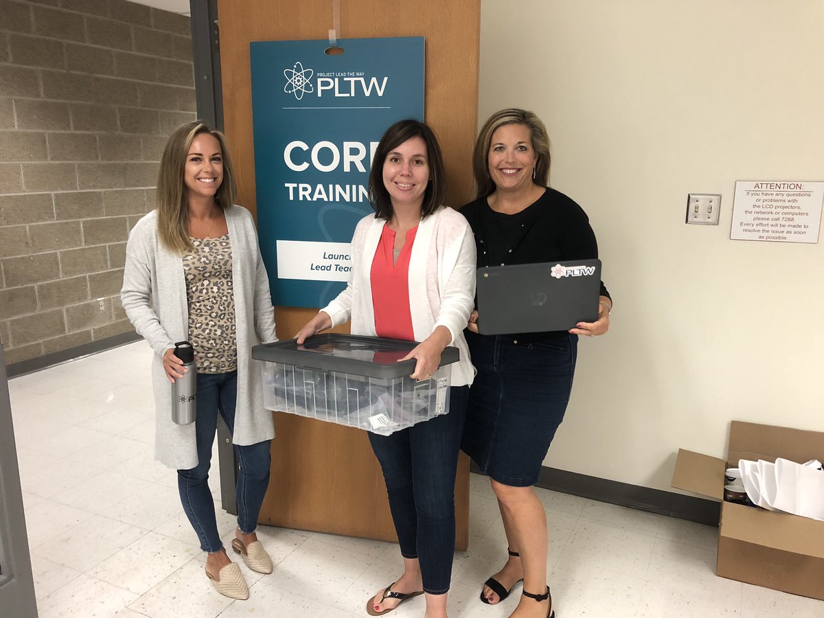 CaywoodSTEAMlab's tweet photo. Love being at @MSOE for the Lead Teacher Trainer! #pltwct #pltwlaunch https://t.co/32uXRG6tNK