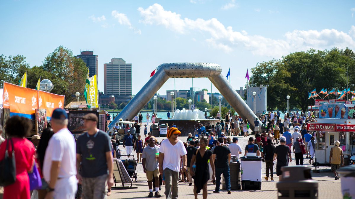 CCS_Detroit's tweet photo. #TBT to #WelcomeWeek2018 π€
Being an Art & Design college located in #Detroit means celebrating Welcome Week on #BelleIsle, at the #DetroitRiverwalk, & at #HartPlaza https://t.co/n00egv0LmI