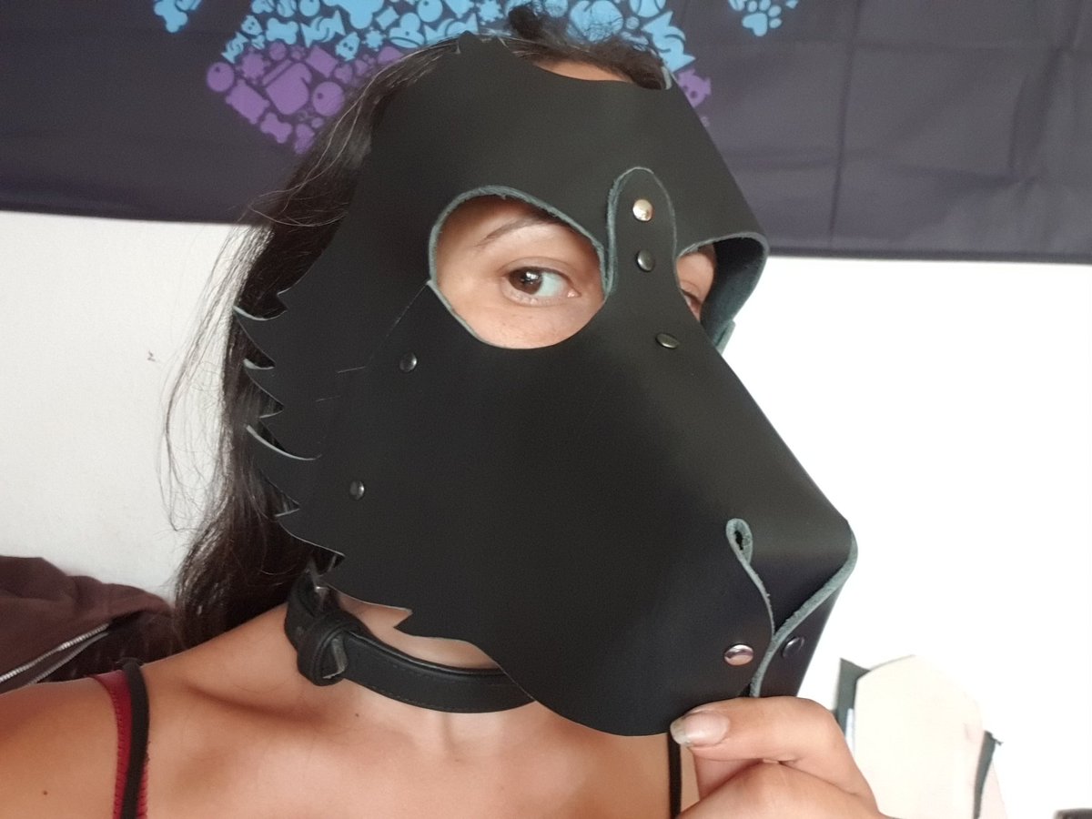 chillis_leather's tweet photo. First wolf hood made out of leather. (Changed the pattern a little)
#wolfhood #wolfplay #wolfmask #wolfplayer #pupplay https://t.co/RGDfUJ7EXP