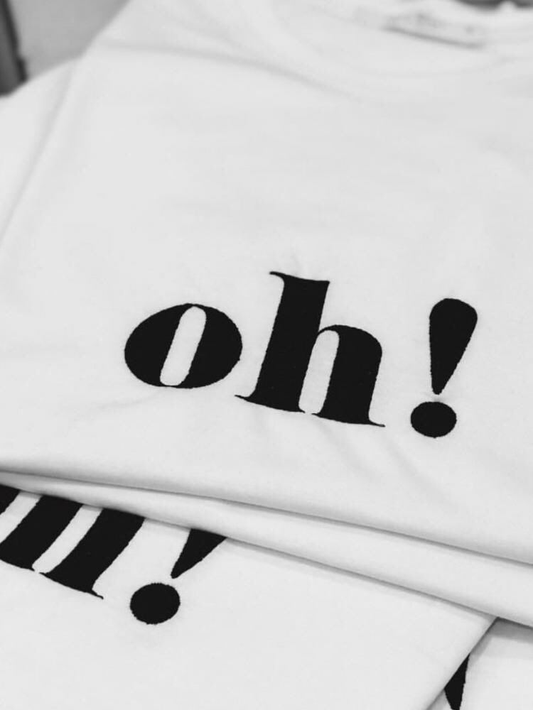 stylist_moro_s's tweet photo. イェイイェイウォウウォウ！
って感じのTシャツだぜぃ〜🥳♥️
#stylemarks #スタイルマークス
#oh! #ロゴT #刺繍 https://t.co/U5fzR2vFIs